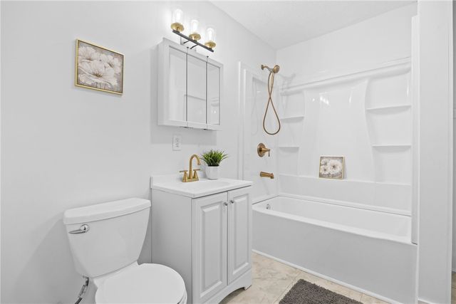 901 Lake Avenue, Rochester, NY 14613