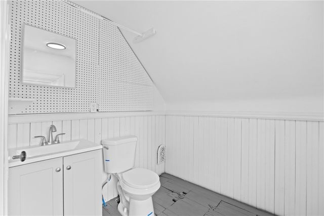 901 Lake Avenue, Rochester, NY 14613