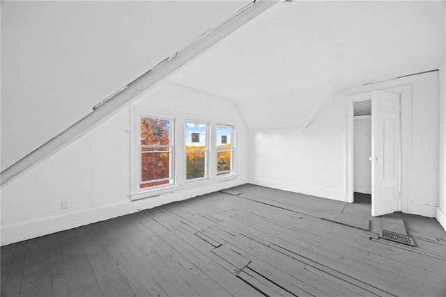 901 Lake Avenue, Rochester, NY 14613