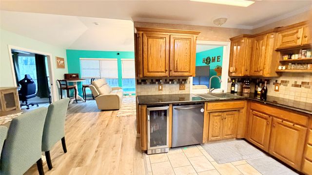 601 Parker Drive, Euless, TX 76039