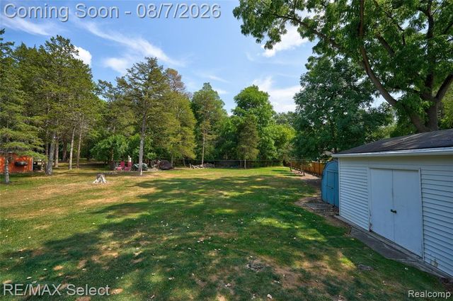 4484 Cedardale Lane, Flushing, MI 48433