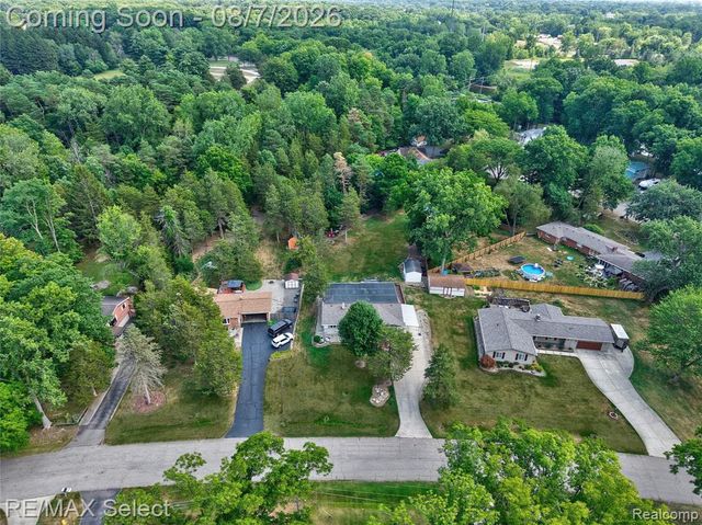 4484 Cedardale Lane, Flushing, MI 48433