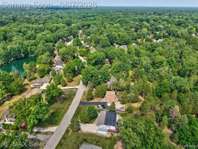 4484 Cedardale Lane, Flushing, MI 48433