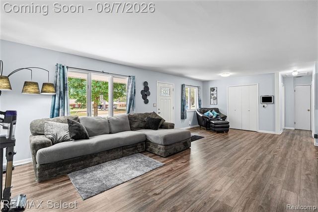 4484 Cedardale Lane, Flushing, MI 48433
