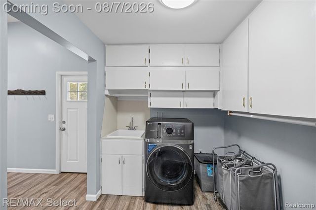 4484 Cedardale Lane, Flushing, MI 48433