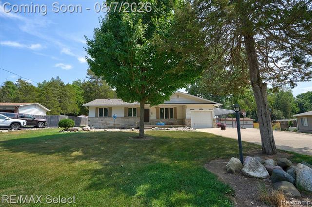 4484 Cedardale Lane, Flushing, MI 48433