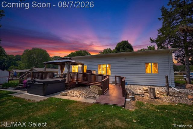 4484 Cedardale Lane, Flushing, MI 48433
