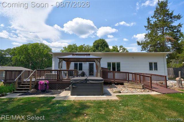 4484 Cedardale Lane, Flushing, MI 48433