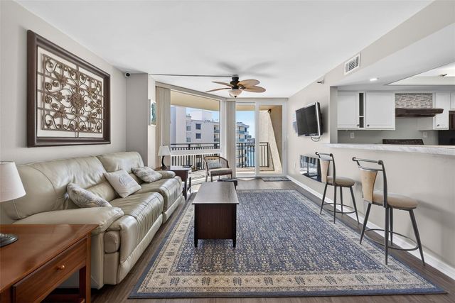 690 ISLAND WAY 911, Clearwater Beach, FL 33767