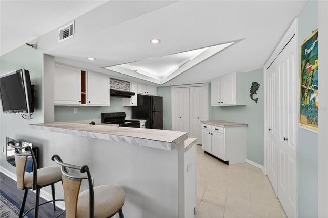 690 ISLAND WAY 911, Clearwater Beach, FL 33767