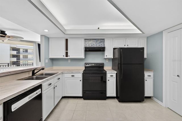 690 ISLAND WAY 911, Clearwater Beach, FL 33767