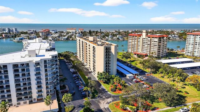 690 ISLAND WAY 911, Clearwater Beach, FL 33767