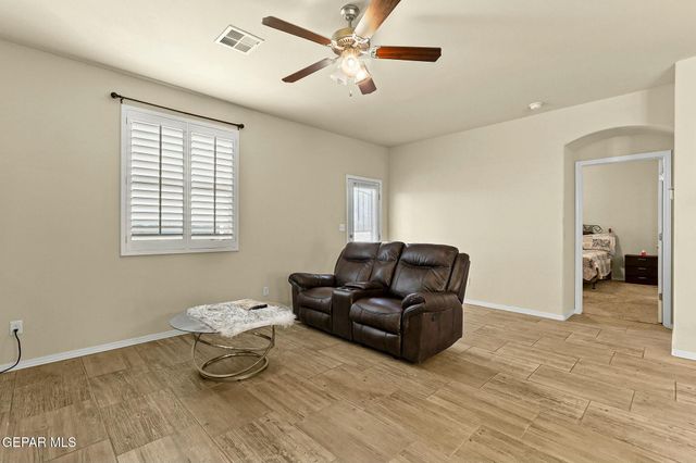 3909 DESERT DUNES Drive, El Paso, TX 79938