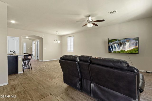 3909 DESERT DUNES Drive, El Paso, TX 79938