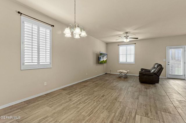 3909 DESERT DUNES Drive, El Paso, TX 79938