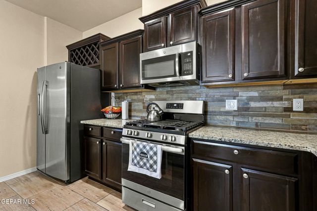 3909 DESERT DUNES Drive, El Paso, TX 79938