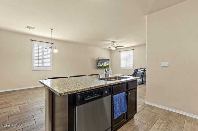 3909 DESERT DUNES Drive, El Paso, TX 79938