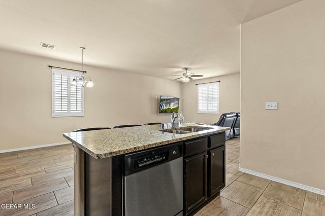 3909 DESERT DUNES Drive, El Paso, TX 79938