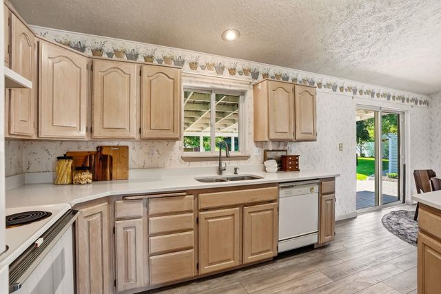 525 S Collins Ct, Spokane Valley, WA 99216