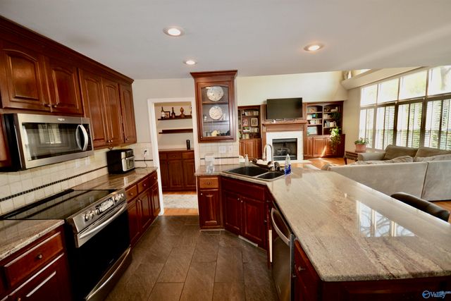 1818 Gallop Drive SE, Huntsville, AL 35803