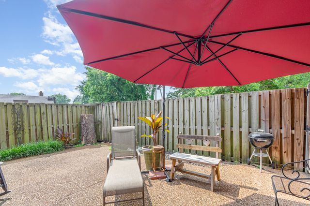 213 Cedarwood Ln, Madison, TN 37115