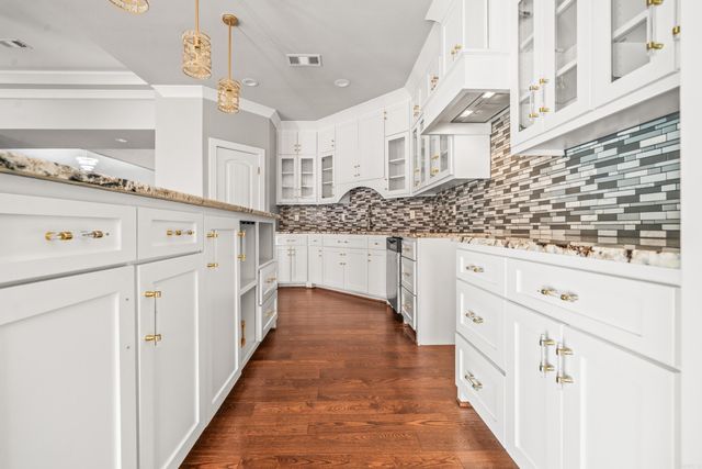 8001 Kanis Pines Drive, Little Rock, AR 72204