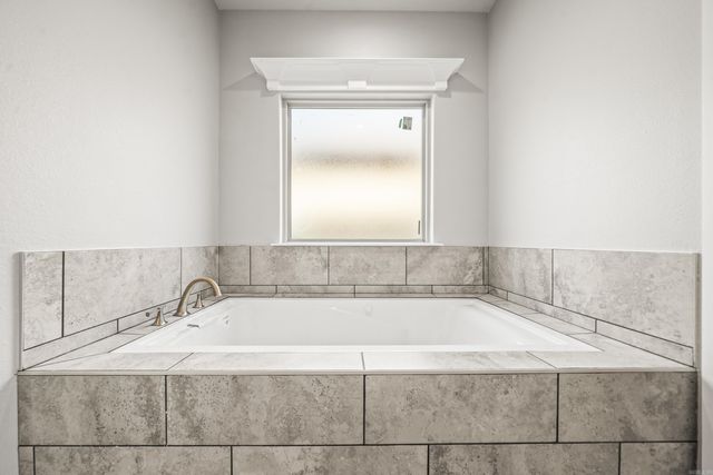 8001 Kanis Pines Drive, Little Rock, AR 72204