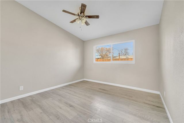 1041 W Avenue H2, Lancaster, CA 93534