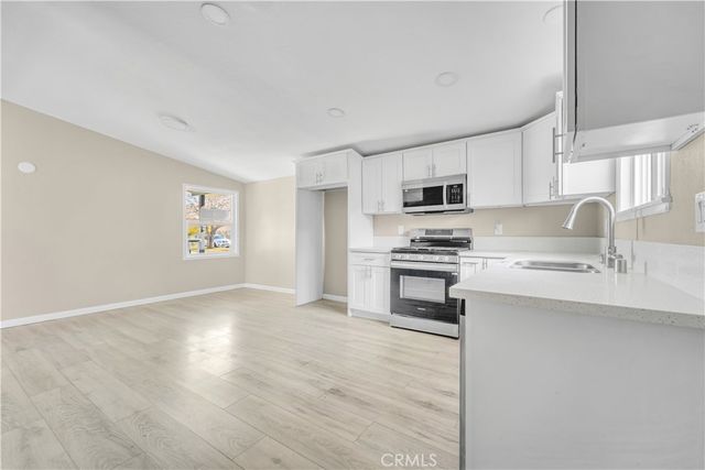 1041 W Avenue H2, Lancaster, CA 93534