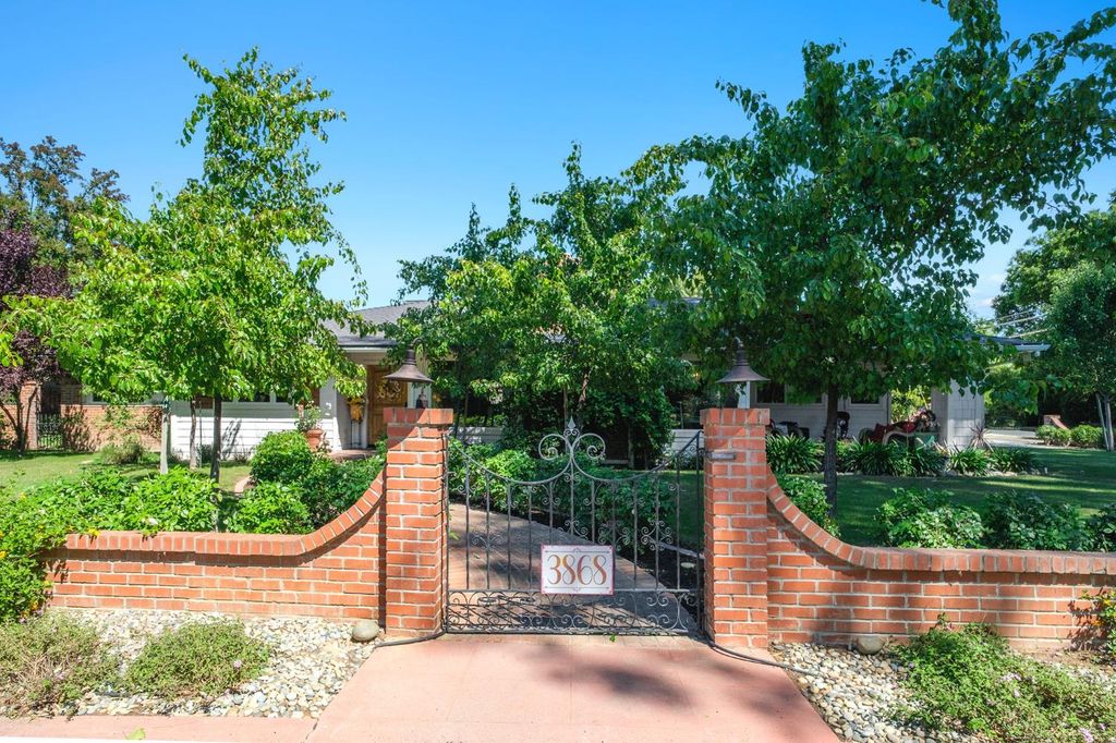 Image 1 of property listing at 3868 N Van Ness Boulevard, Fresno, CA 93704