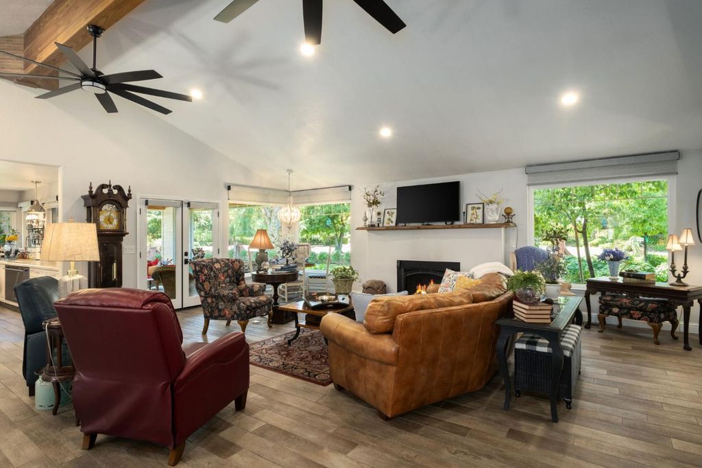 Image 11 of property listing at 3868 N Van Ness Boulevard, Fresno, CA 93704