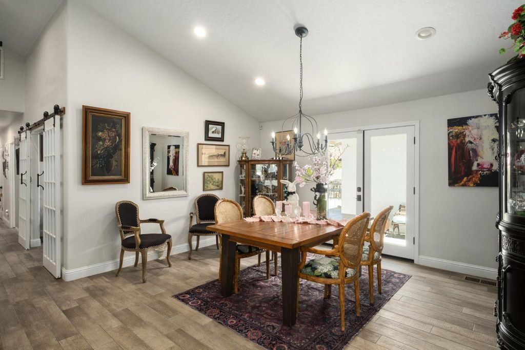 Image 14 of property listing at 3868 N Van Ness Boulevard, Fresno, CA 93704