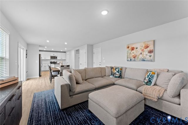 30 Horse Path Dr, Charlottesville, VA 22902