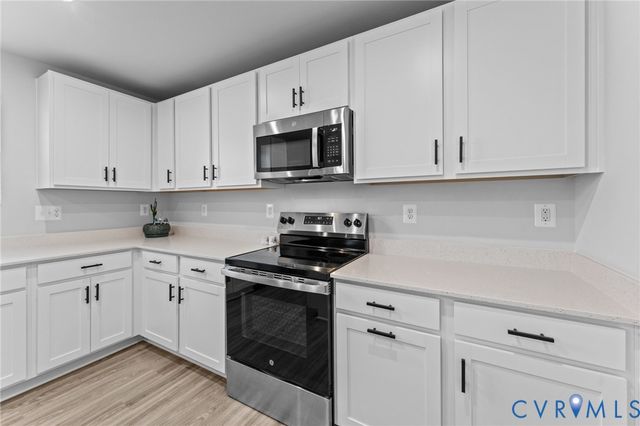 30 Horse Path Dr, Charlottesville, VA 22902