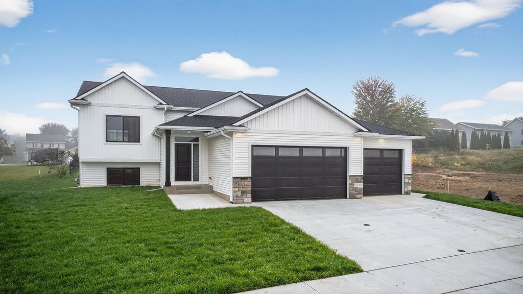 6119 Cody Lane NW, Rochester, MN 55901