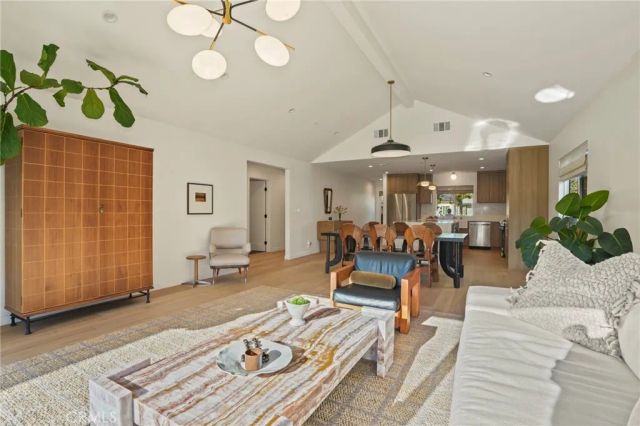 3715 Hillcrest Drive, Los Angeles, CA 90016