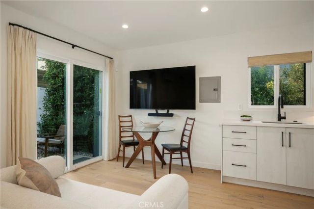 3715 Hillcrest Drive, Los Angeles, CA 90016