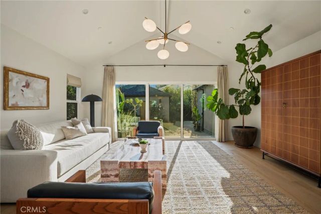 3715 Hillcrest Drive, Los Angeles, CA 90016