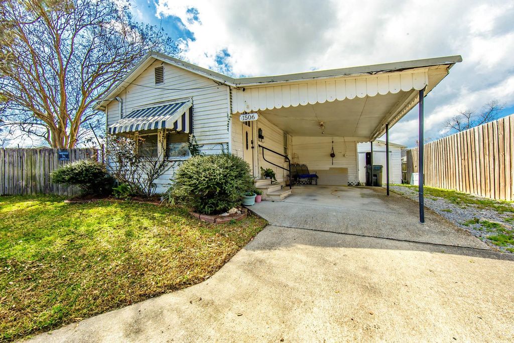1506 Lee Ave, Houma, LA 70360