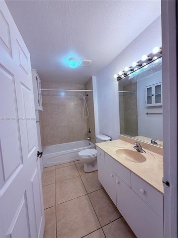 3820 SW 48th Avenue E31, Pembroke Park, FL 33023