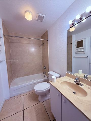 3820 SW 48th Avenue E31, Pembroke Park, FL 33023