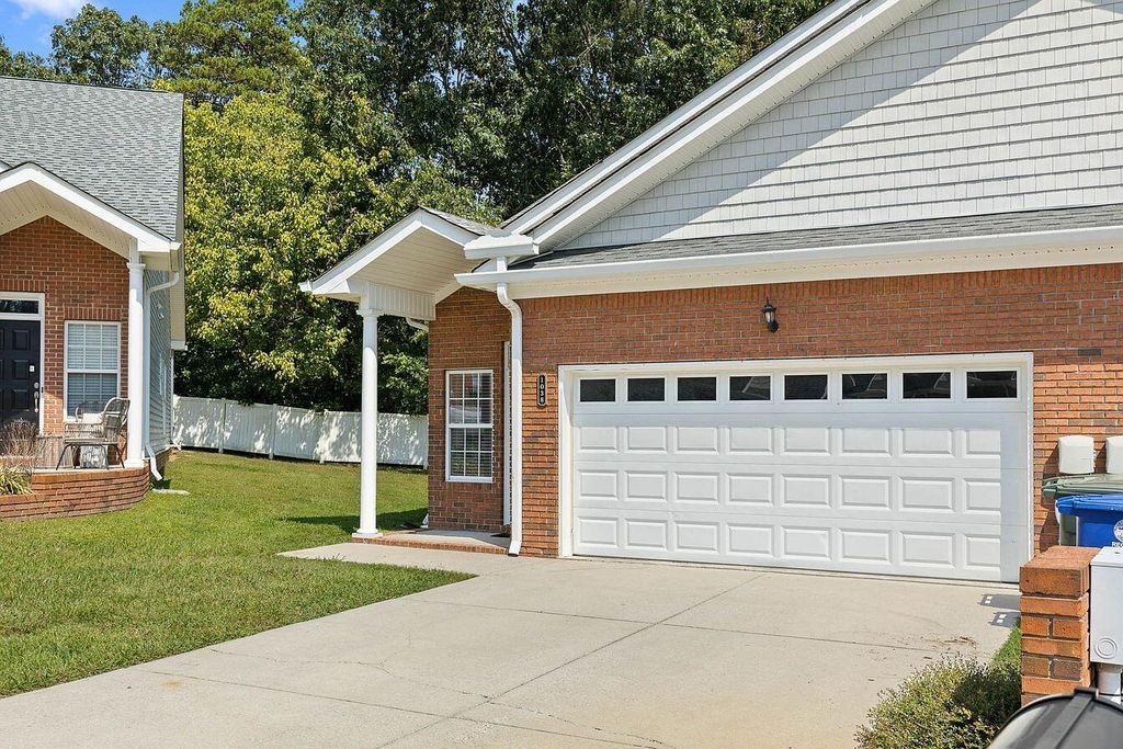 1038 Grey Oaks Lane, Chattanooga, TN 37421