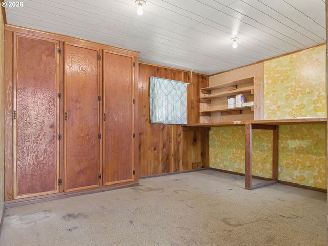 16423 S HENRICI Rd, Oregon City, OR 97045