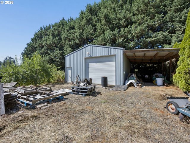 16423 S HENRICI Rd, Oregon City, OR 97045