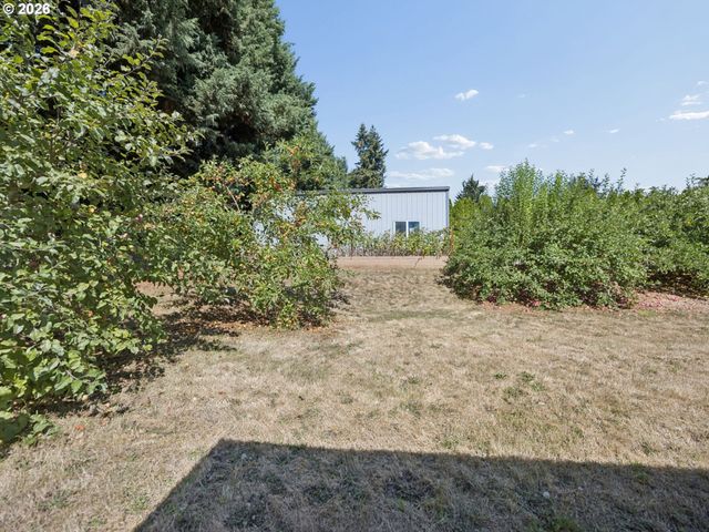 16423 S HENRICI Rd, Oregon City, OR 97045