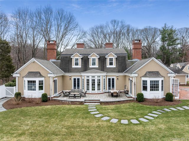 84 Cove Neck Road, Cove Neck, NY 11771