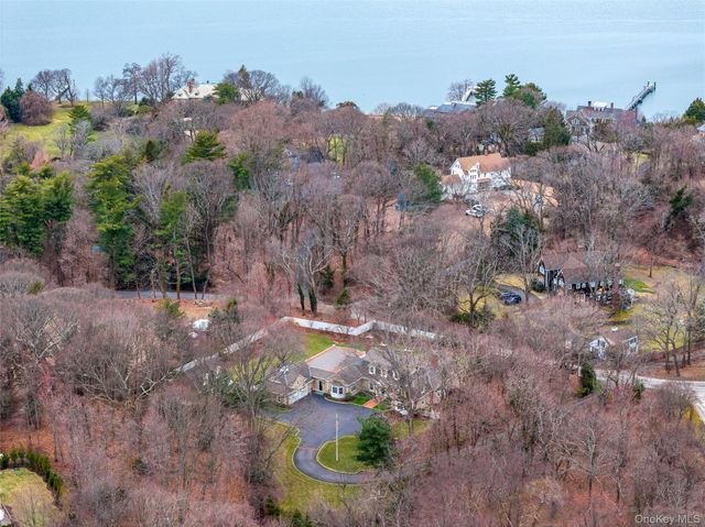 84 Cove Neck Road, Cove Neck, NY 11771