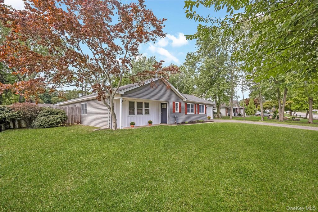 5 Lillian Street, Port Jefferson Station, NY 11776 — photo 2