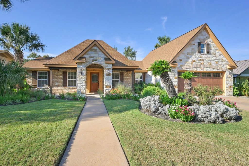 2701 Pinewood TER, Austin, TX 78757