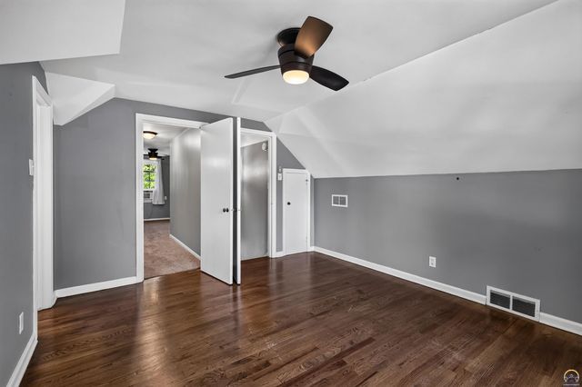 510 SW Merriam CT, Topeka, KS 66611